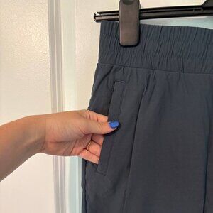 NWOT Modern Ambition Travel Pants Slate Blue Grey Size Medium